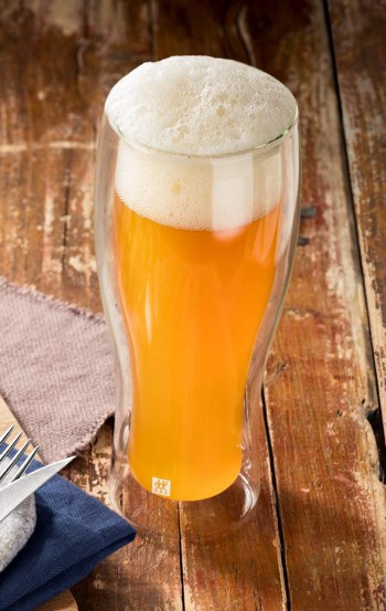 Copos de parede dupla que conservam a temperatura