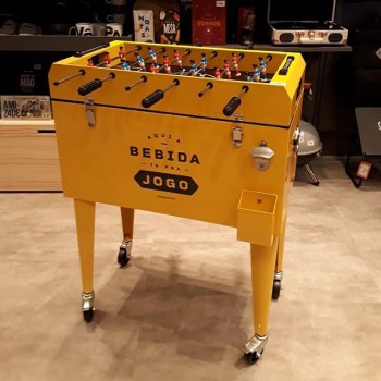 Cooler com mesa de totó