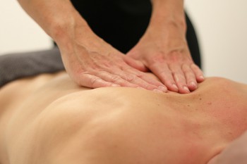 Massagem ou acupuntura