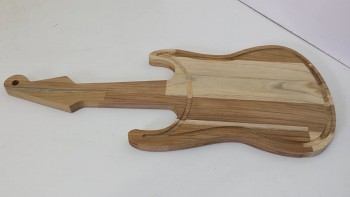 Utensílios para cozinha em formato de guitarra