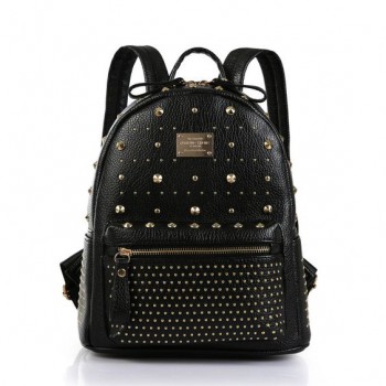 Mochila com tachas