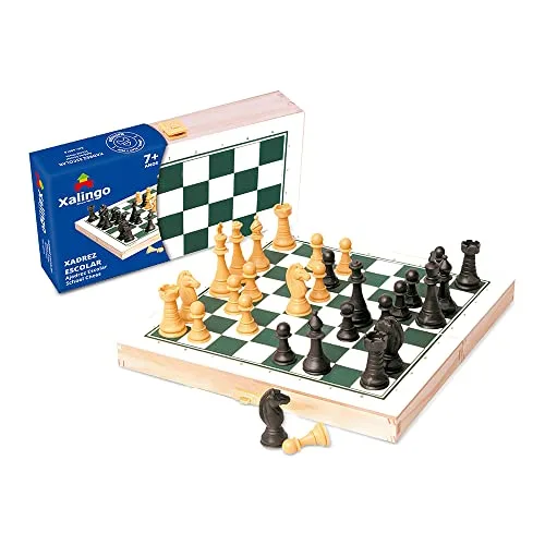 Jogo de xadrez em caixa de madeira