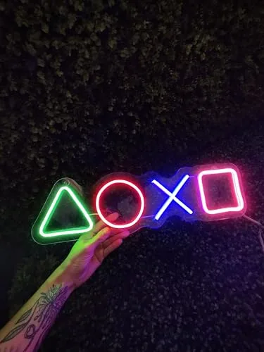 Luminária de neon com tema de videogame